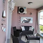 Apartment Themis